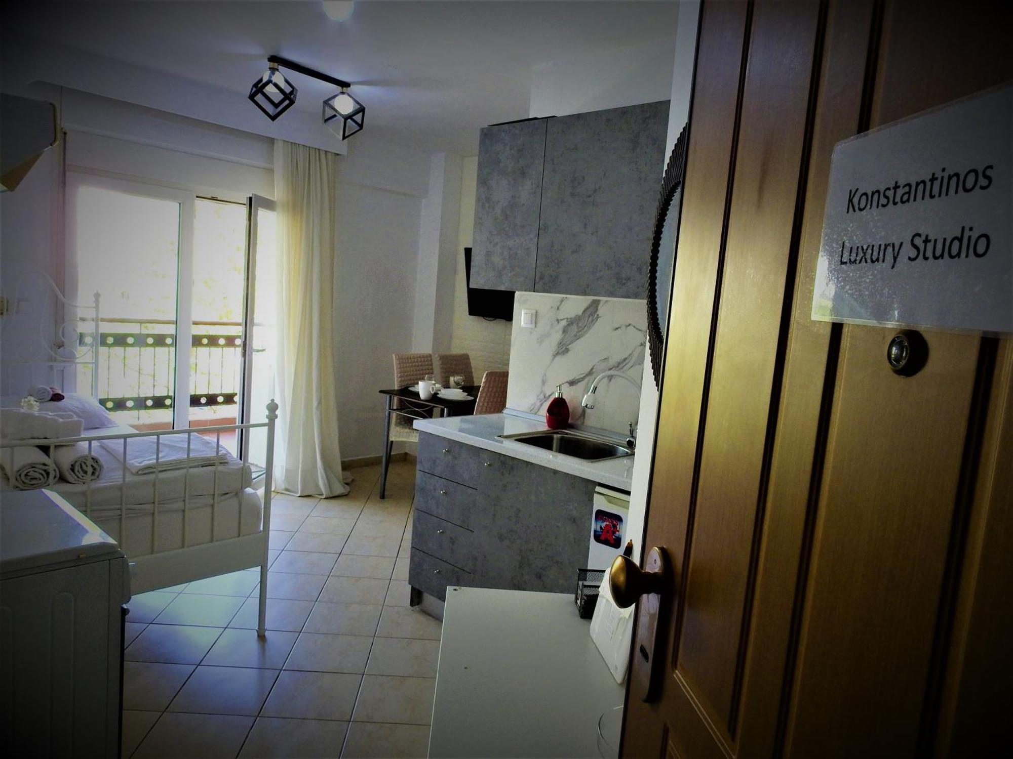 Konstantinos'S Luxury Studio Thessaloniki Exterior photo